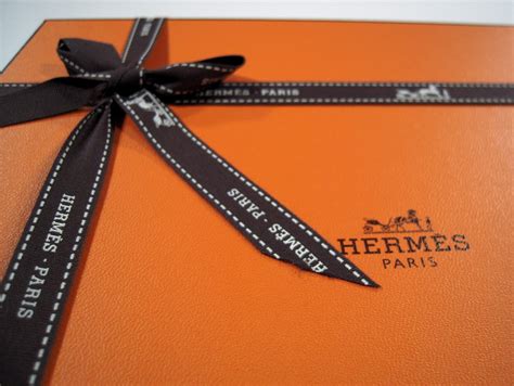 ribbon on hermes box